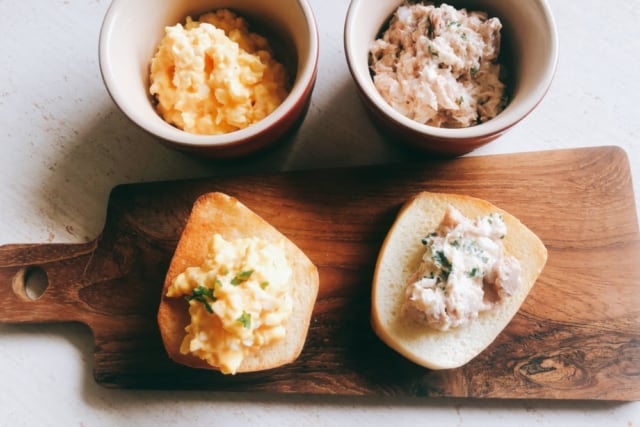 コストコディナーロール卵とツナ