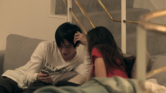 流佳、春花「TERRACE HOUSE TOKYO 2019-2020」5th WEEK(C)フジテレビ/イースト・エンタテインメント