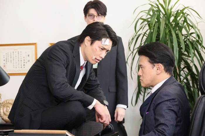 鈴木伸之、城田優、橋本じゅん(C)映画『サラリーマン金太郎』製作委員会