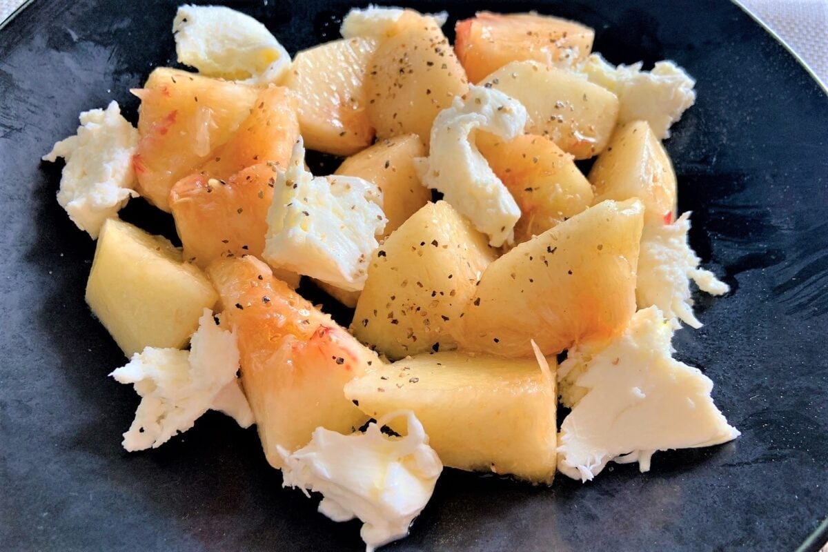 桃のルービックキューブ切り