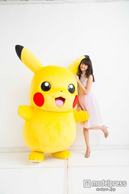 ピカチュウとともに可愛すぎる美貌を披露した山本美月
