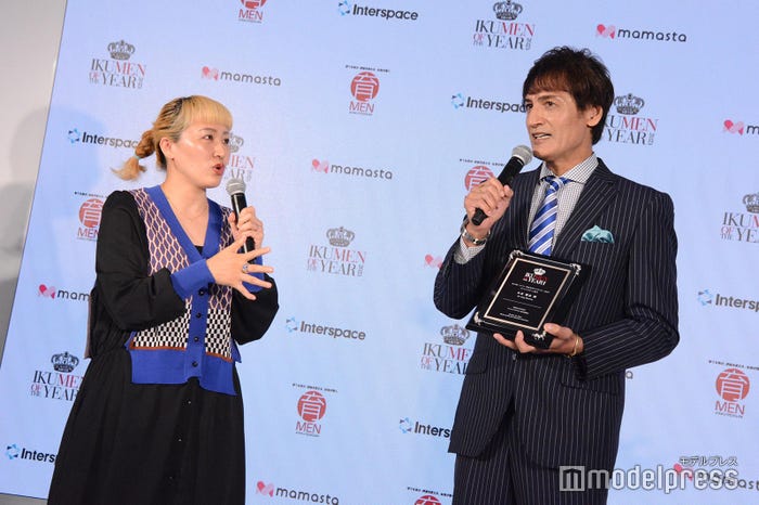 本並健治、 丸山桂里奈(C)モデルプレス