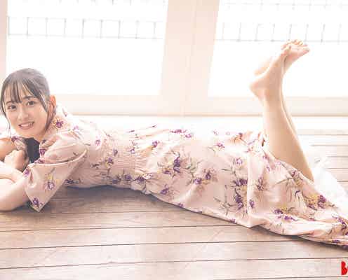乃木坂46向井葉月、スラリ美脚披露 まったり寝転ぶ<独占カットあり>