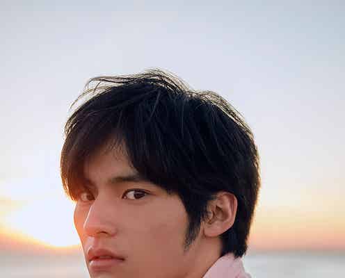 岡田健史、LAで魅せた素顔 10代最後の姿を公開