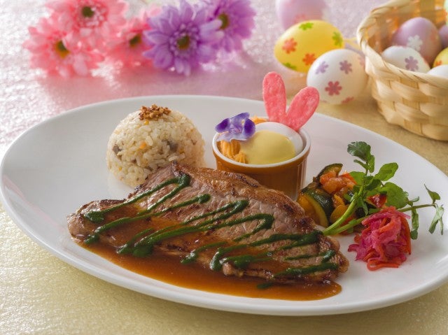 ステーキプレート 2,480円（C）Disney