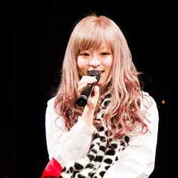 きゃりーぱみゅぱみゅ(「ラフォーレファッションウィーク'11」より)