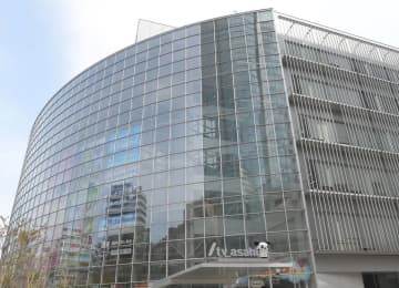 昭和のスパルタ塾「先生の手に竹刀」「廊下に立たされる」令和の若手には衝撃 伊集院光「ケツなくなったんじゃねえかっていうぐらい、スゴいのをやられましたよ」