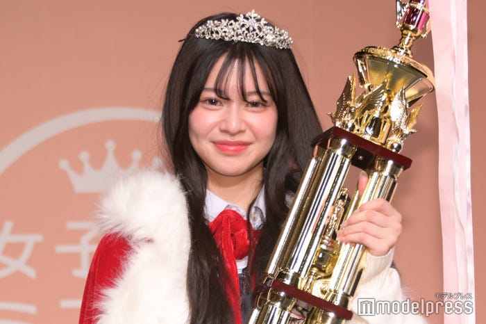 「女子高生ミスコン2023」グランプリに輝いたリアさん(C)モデルプレス