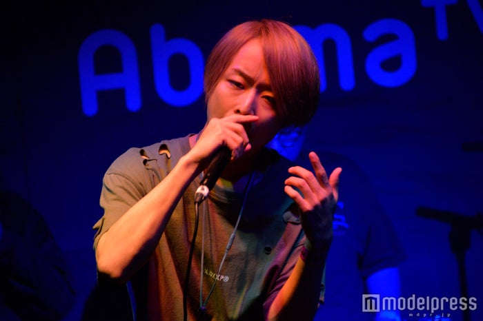 女優 ラッパー加藤真弓 会場圧倒の裏に秘めた 表現 への信念 邪道っていうか Cinderella Mcbattle インタビュー モデルプレス