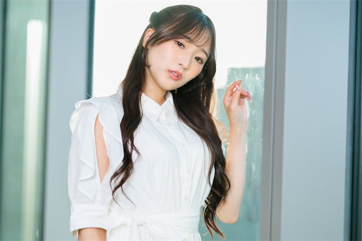 “みーんなの元カノ”グラドル藤田あずさ「学校にも家にも居場所がなかった」「母に貯金1000万円を引き出された」過去
