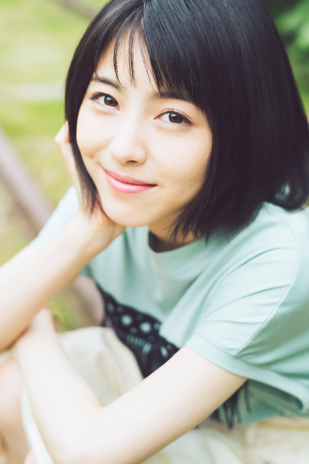 『浜辺美波 2020カレンダーブック』／（C）KADOKAWA 撮影／前康輔