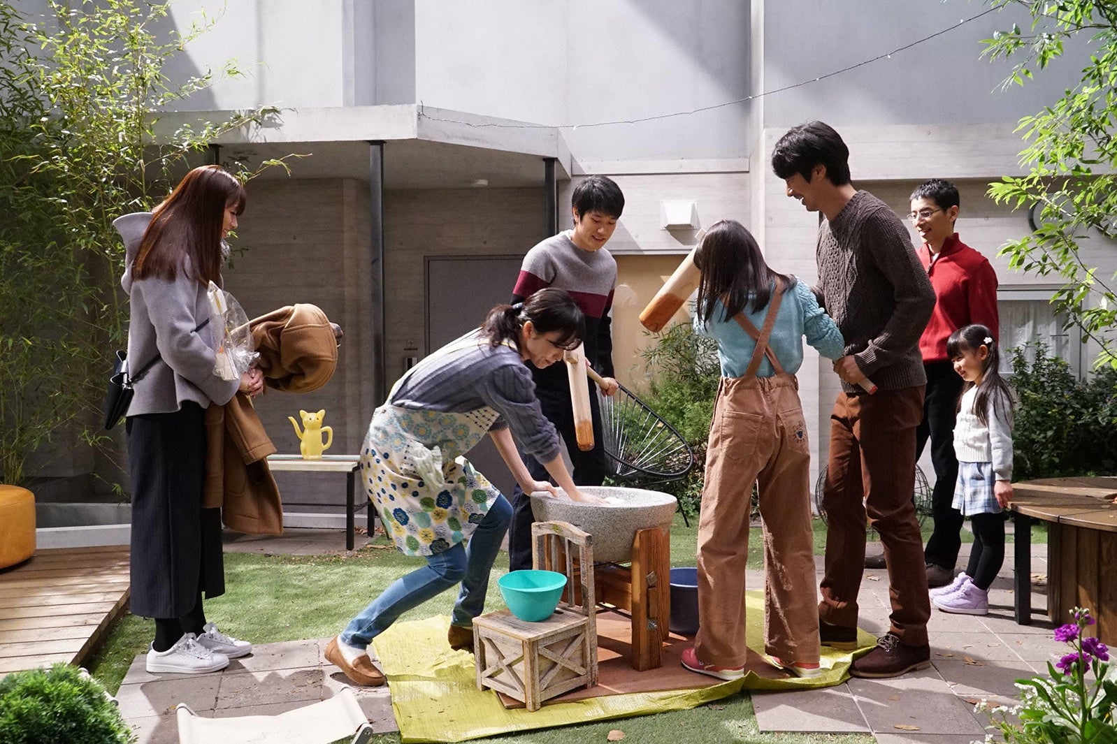 「隣の家族は青く見える」第1話より（C）フジテレビ