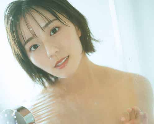 井手美希、美バスト際立つ水着で魅了 大人な姿にドキッ
