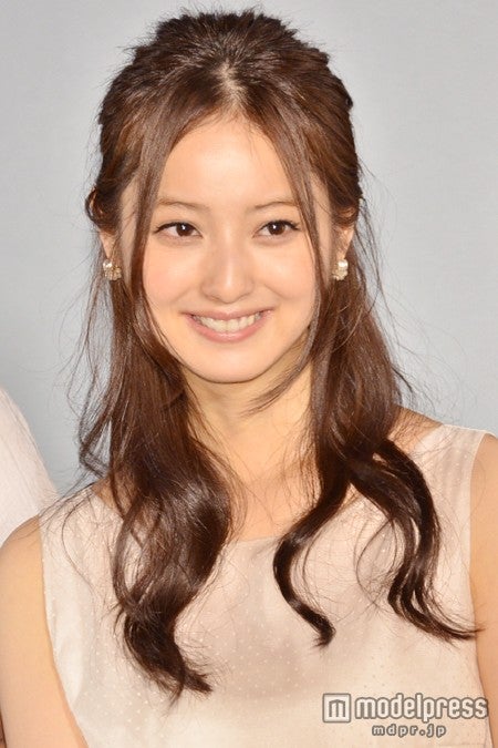 佐々木希、「自然とそういう関係になれた」