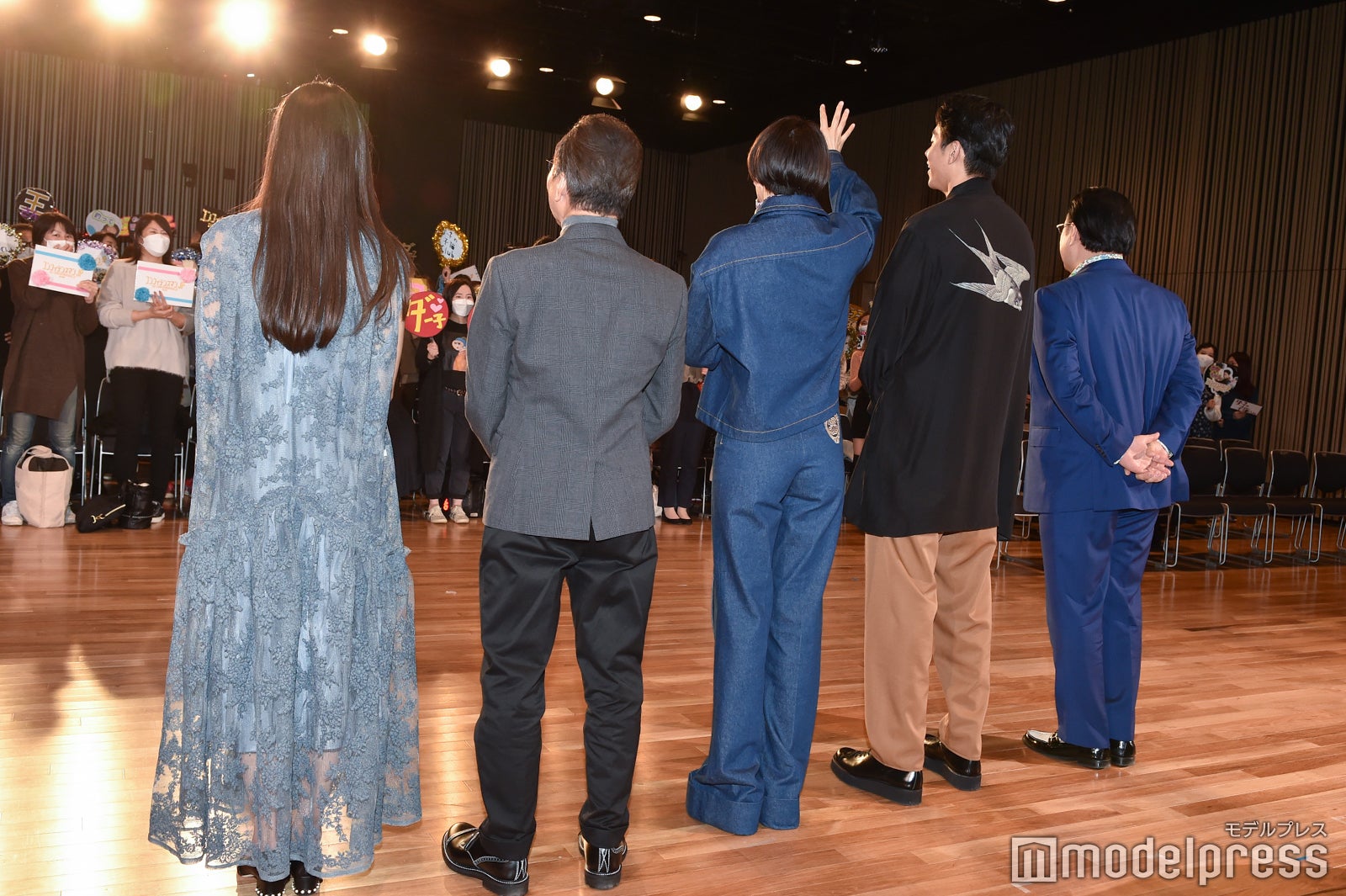 織田梨沙、小日向文世、長澤まさみ、東出昌大、小手伸也（C）モデルプレス