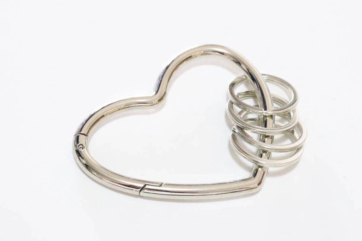 ダイソー メタリックハートカラビナキーホルダー ダイソー メタリックハートカラビナキーホルダー