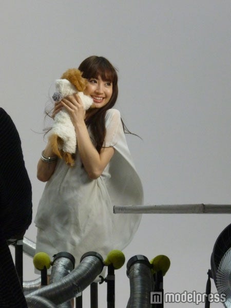 小嶋陽菜（CMメイキング）