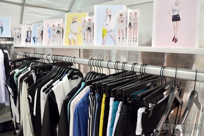 春夏シーズンコンセプトは「モノトーンの世界に『強さ』と『優しさ』を合わせ持つ“二重人格の Coquettish Lady”」/「GROWZE LOS ANGELES」(「MAGIC」2013S/Sにて)