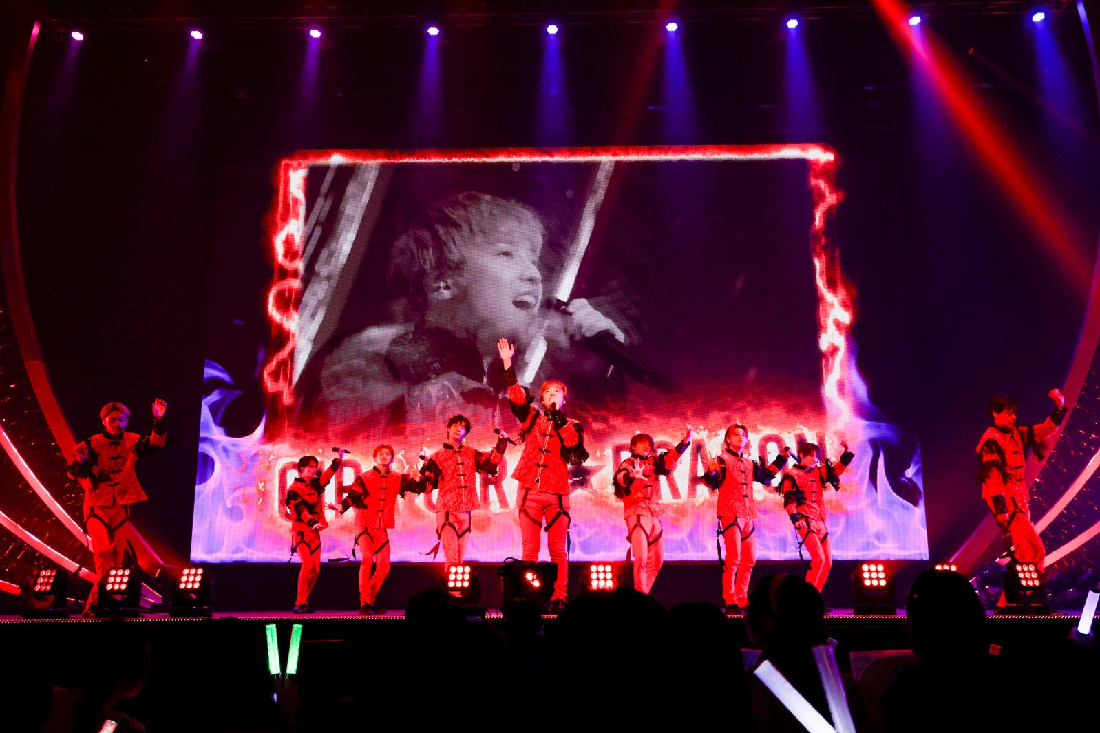 GIRA GIRA★DRAGON／撮影：笹森健一、米山三郎、小坂茂雄