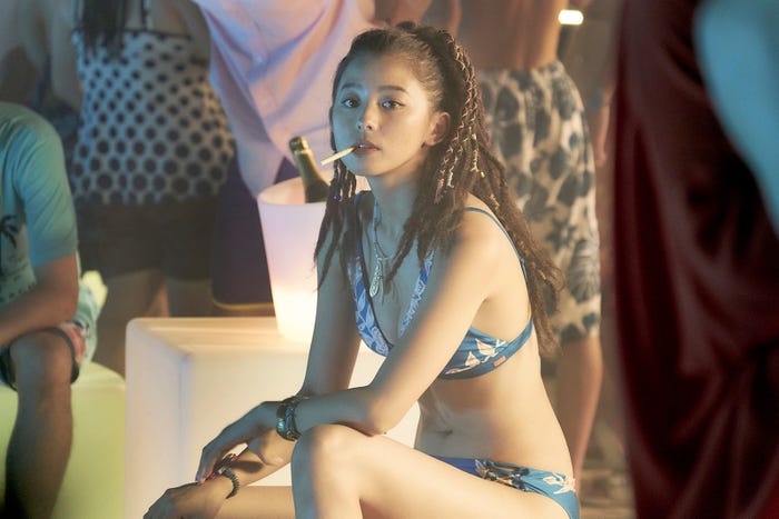 朝比奈彩(C)麻生羽呂・小学館/ROBOT