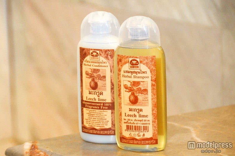 「Khaokho Talaypu」のバス製品は髪を傷めない自然素材を使用