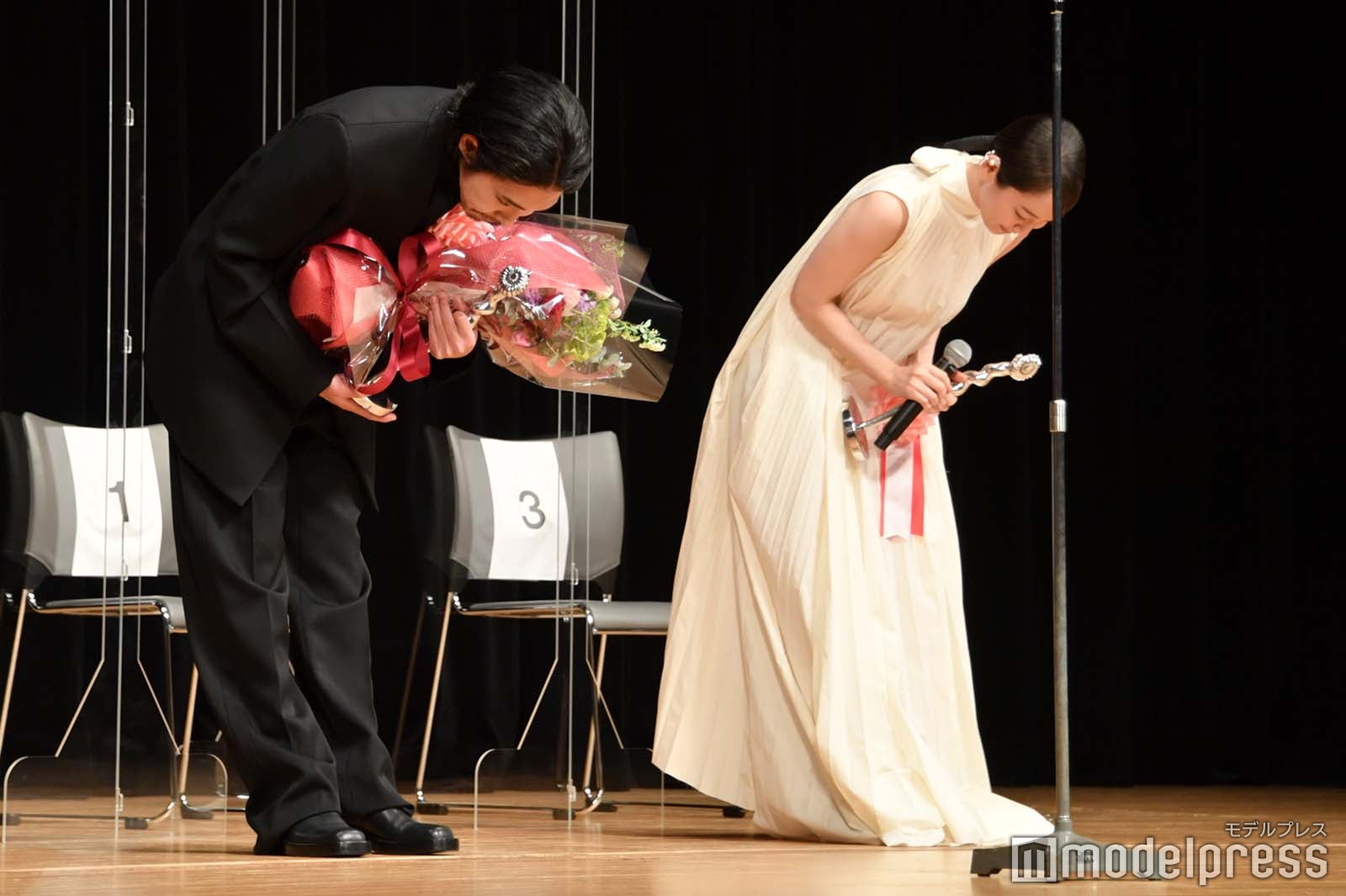 柄本佑、吉岡里帆 （C）モデルプレス