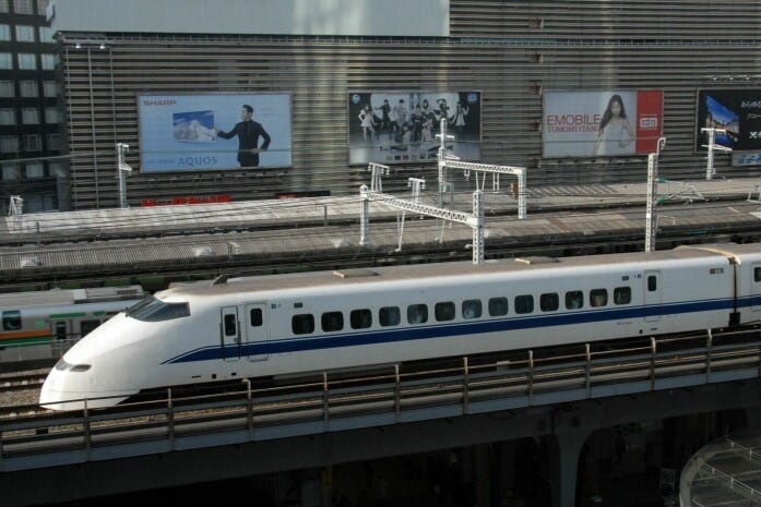 「のぞみ」は300系で運転を開始した