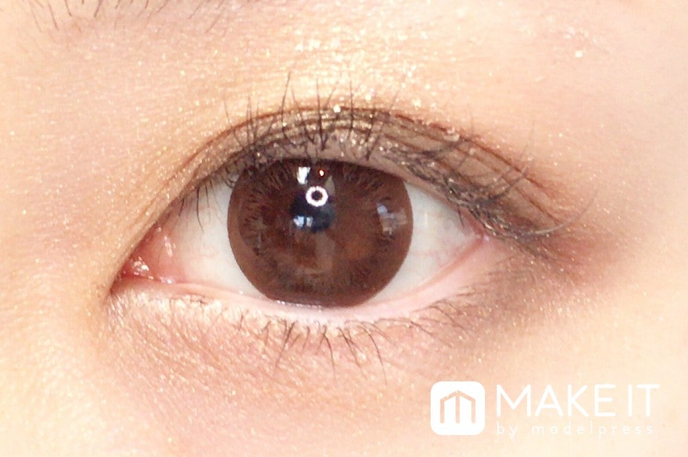 ルナソル／スターシャワーアイズ／05 Close of Night 使用 (C)メイクイット