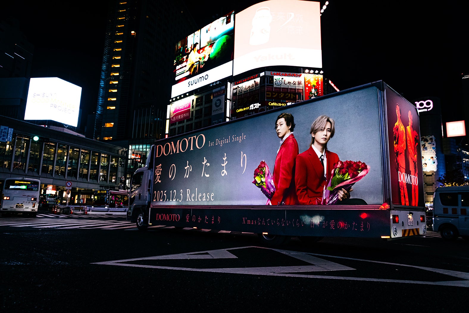 DOMOTO、POPUPイベントで計6,000本の薔薇“プレゼント” 東京&大阪が「愛