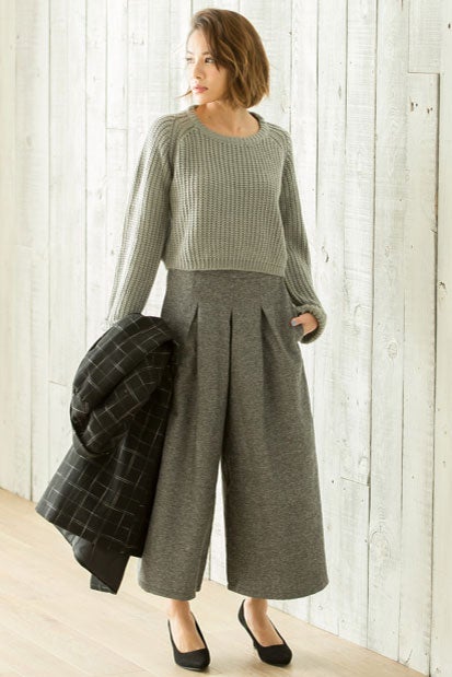 タック入りフレアワイドパンツ「Re:EDIT by GALSTAR」2,998円（税込）／画像提供：Re:EDIT by GALSTAR