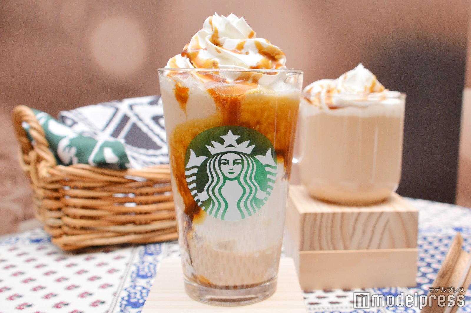 スタバ「ほうじ茶 meets キャラメル クリーム フラペチーノ」ティー2種が味に深みを演出＜試飲レポ＞