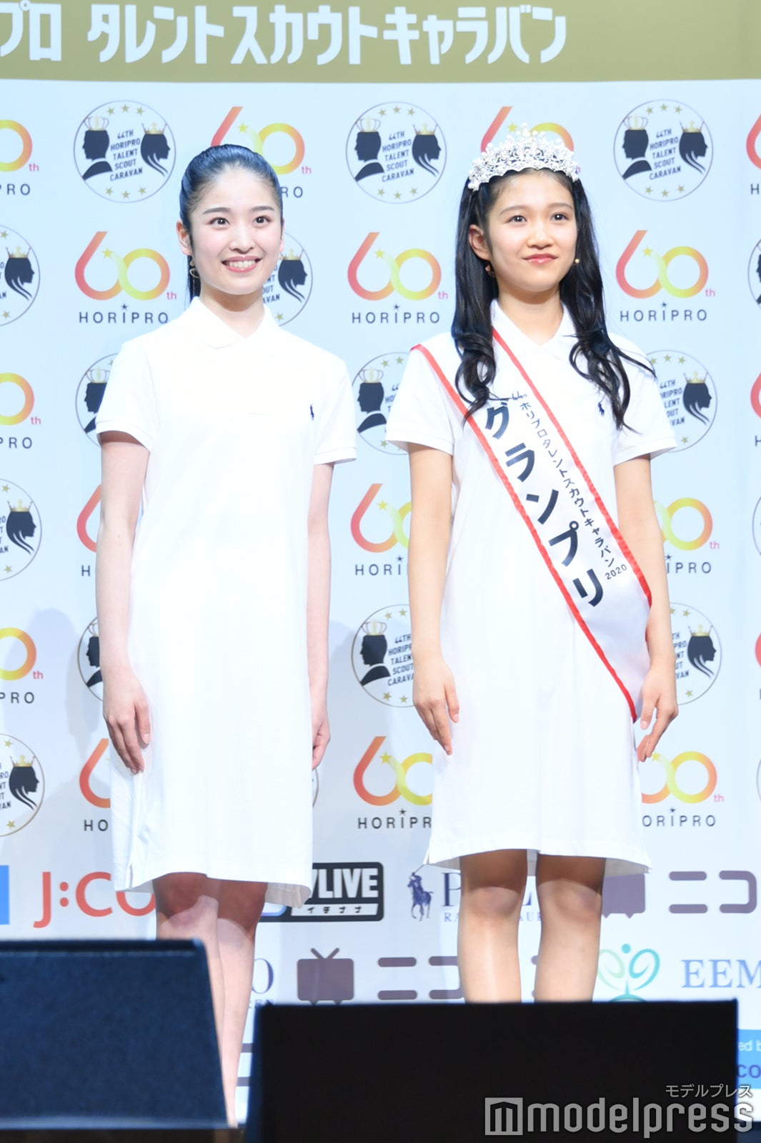 佐竹桃華さん 、山崎玲奈さん（C）モデルプレス