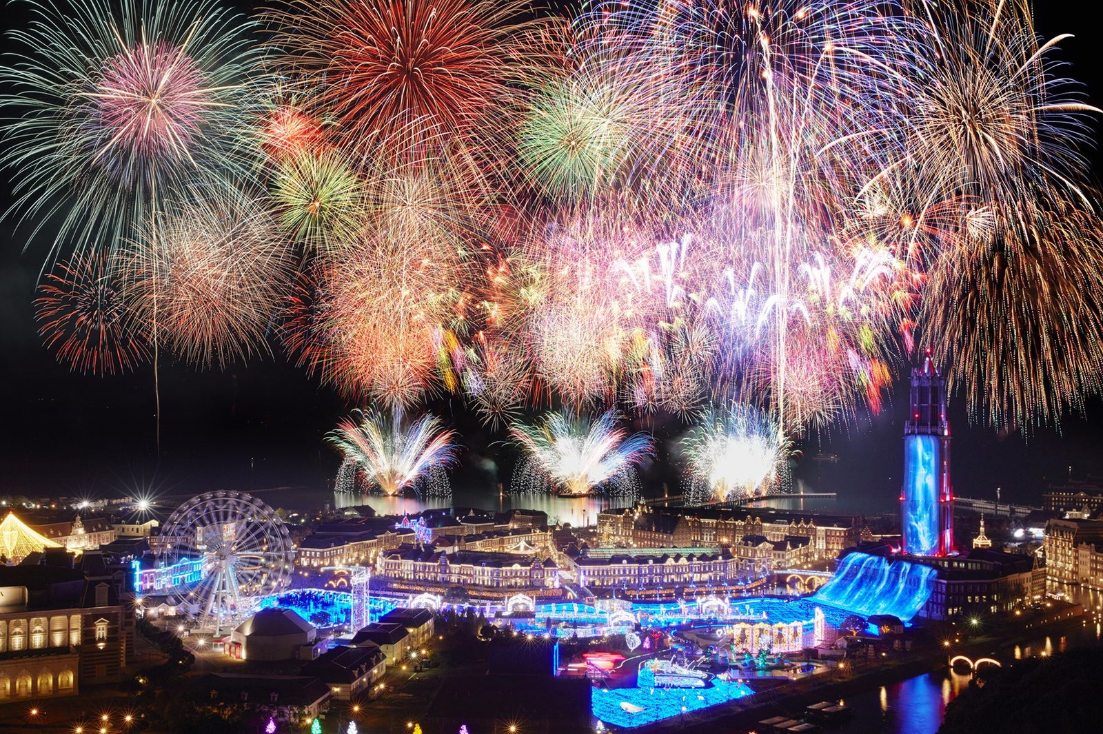 ワキノアートファクトリー社の花火／画像提供：ハウステンボス