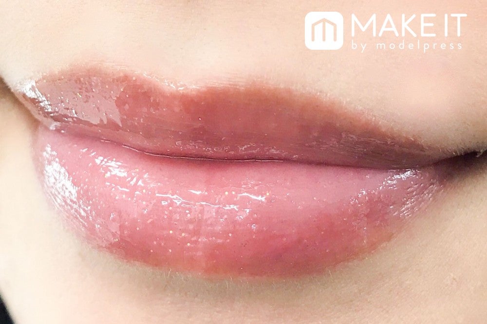 ADDICTION／リップグロス ピュア／023 Burning Pink 使用 (C)メイクイット