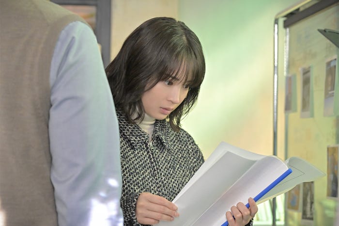 広瀬すず「クジャクのダンス、誰が見た?」第9話(C)TBS