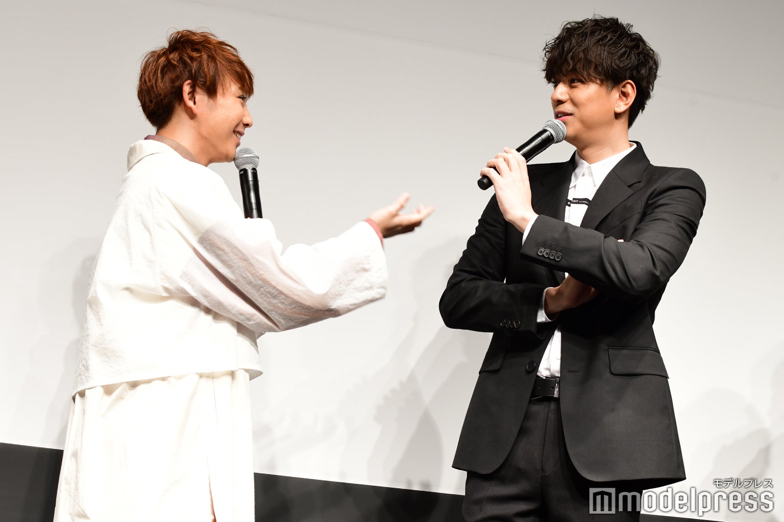 須賀健太、三浦翔平 （C）モデルプレス