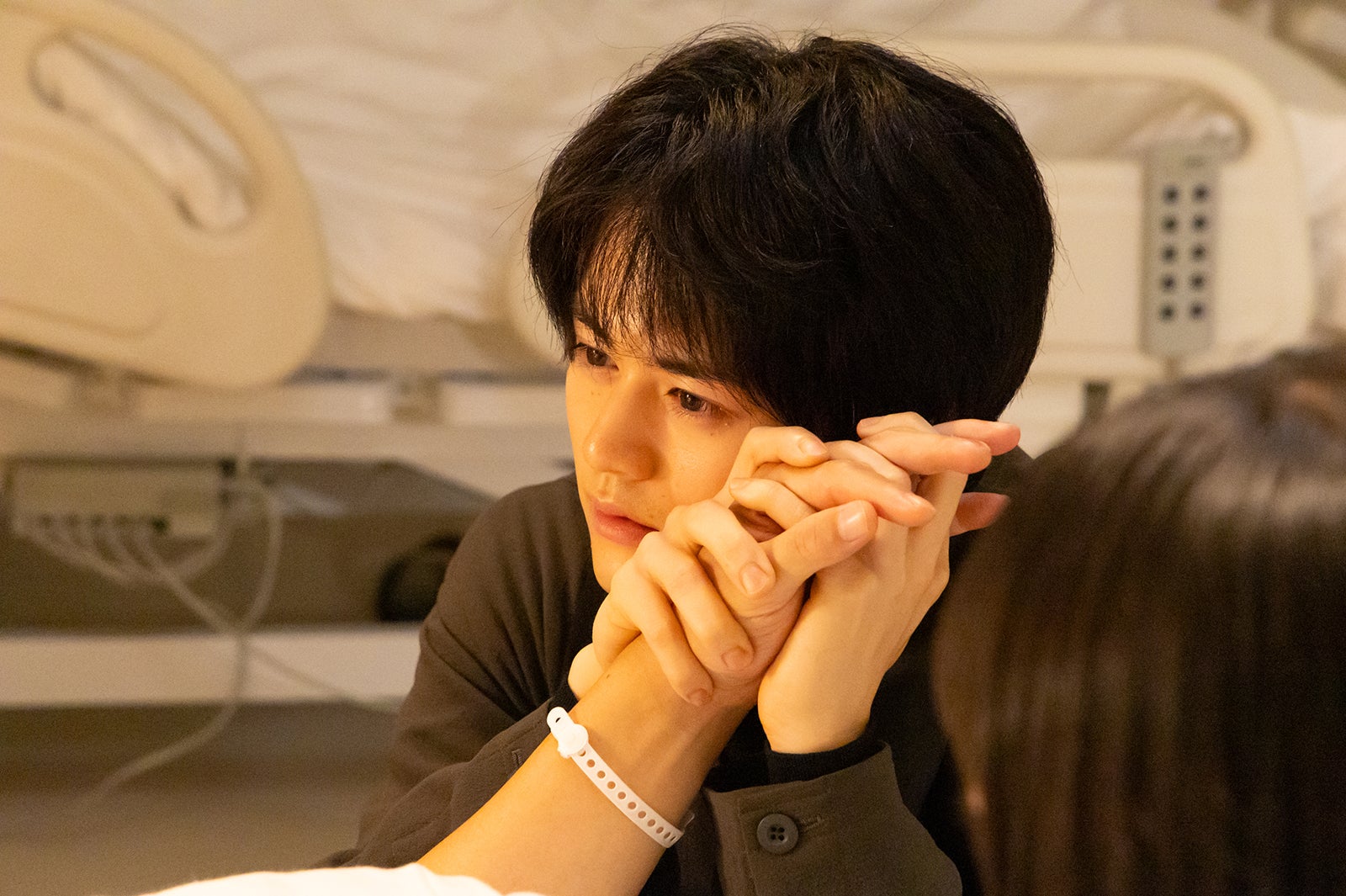 鈴鹿央士「ゆりあ先生の赤い糸」第1話より（C）テレビ朝日