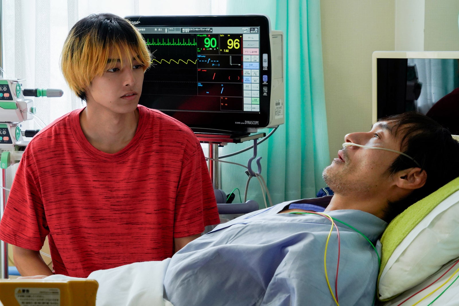 阿佐辰美、浜田学「ブラックポストマン」第4話より（C）テレビ東京