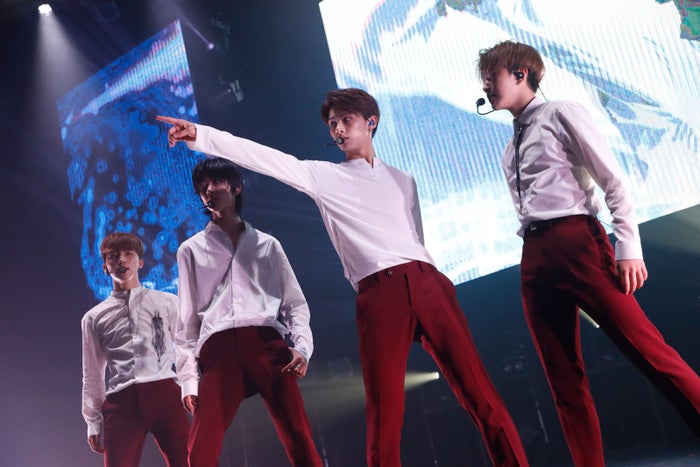 Seventeen メンバー同士の絆が熱い 感動の 告白 続出ステージで日本デビュー飾る ショーケース We Make You レポ セットリスト モデルプレス