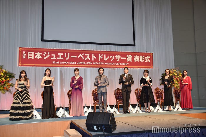 (左から)森七菜、戸田恵梨香、斉藤由貴、横浜流星、内田篤人、田中美佐子、小池栄子、新木優子 (C)モデルプレス