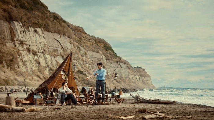 赤西仁、堺雅人/新CM「好きな方へ、一歩。」篇より(提供写真)