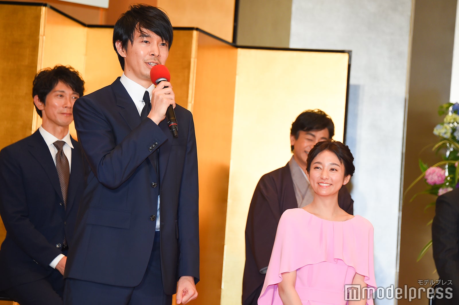 長谷川博己、木村文乃 （C）モデルプレス