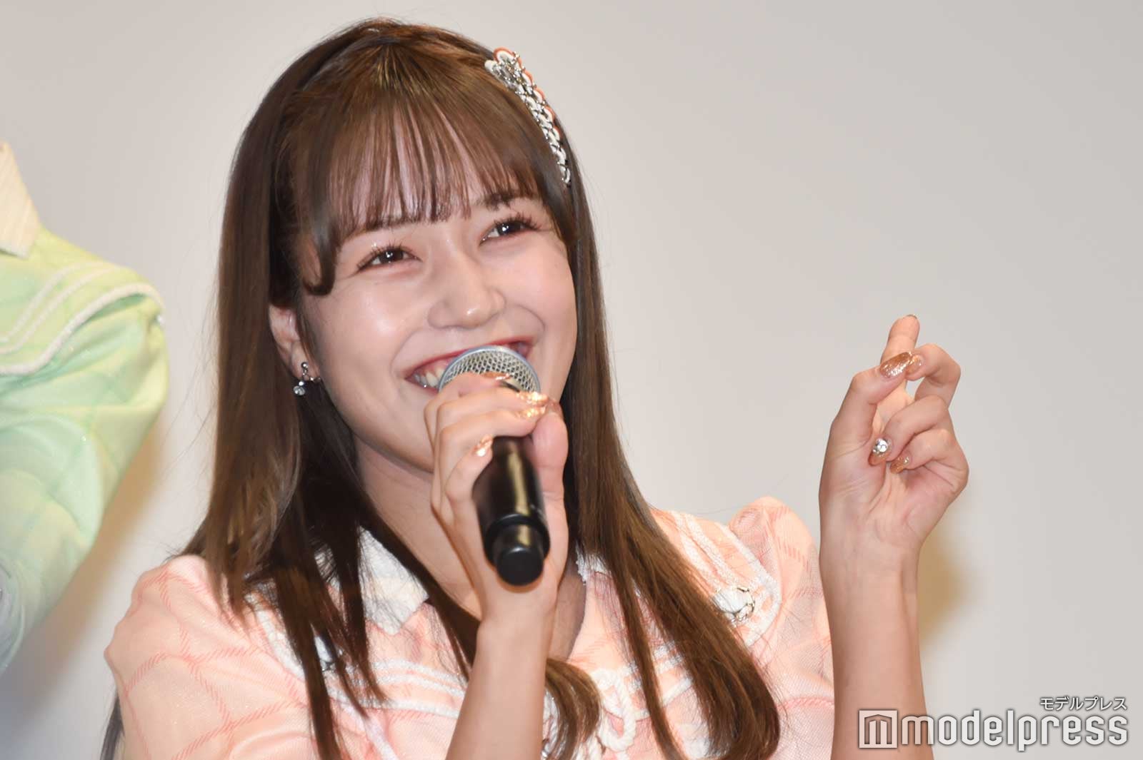 美術教師という設定で「ラッセン」ネタをいじった諸橋沙夏 （C）モデルプレス