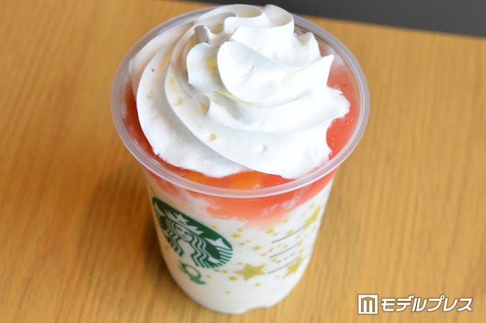 THE フラペチーノ of フルーツ-オン-トップ-ヨーグルト with クラッシュ ナッツ(C)モデルプレス