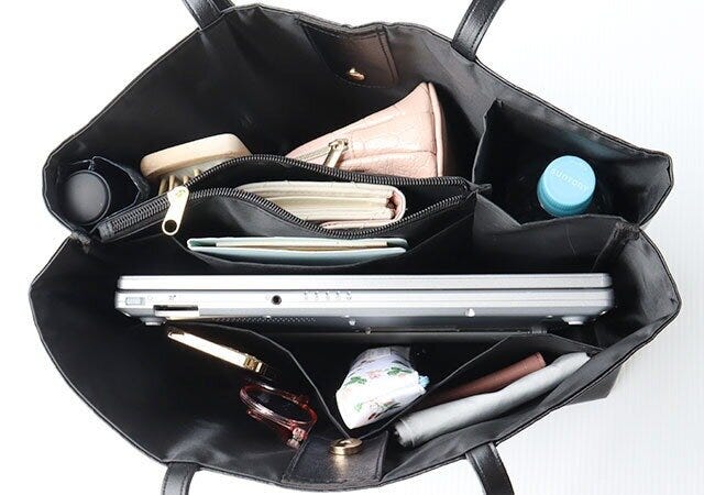 THE 宝島社の黒付録バッグ