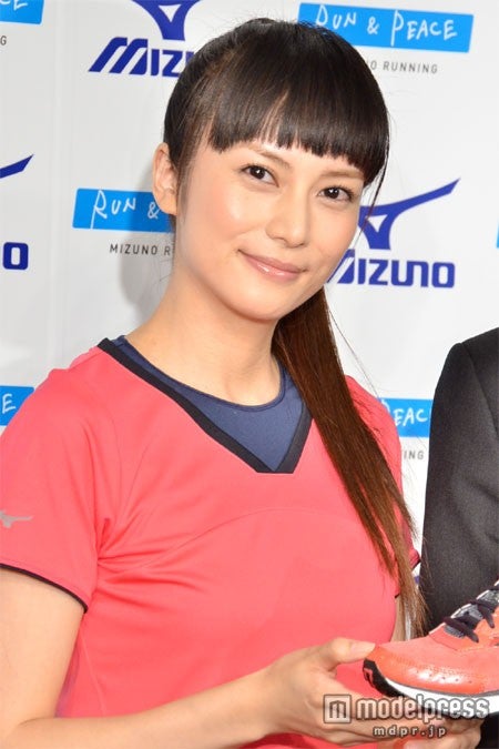 ヒロイン・安堂麻陽（あんどう・あさひ）を演じる柴咲コウ