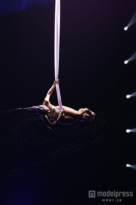 水に濡れたままの空中パフォーマンスを披露した倖田來未