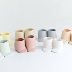 まるで赤ちゃんの靴みたい!ユニーク&使い勝手ばつぐんの器に注目♡