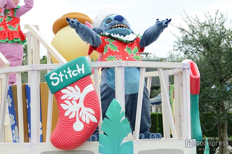 画像1/15) ディズニー“サンタスティッチ”がお届け！常夏の