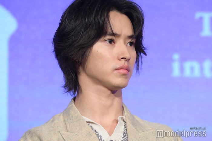 山崎賢人 髭姿でヘアカット報告 最高 かっこよすぎ とファン歓喜 モデルプレス